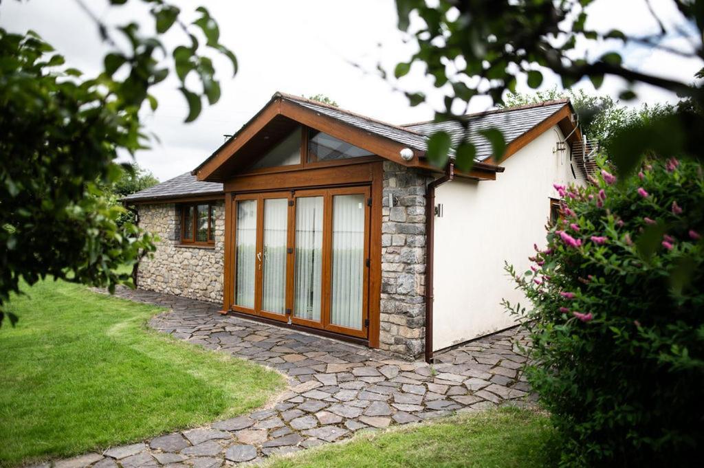 The Anchorage & The Tackleshed Otel Llancarfan Oda fotoğraf